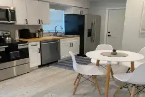 Lovely 2-Bedrooms Central Apartment, Clearwater