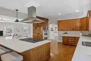 Deluxe 6 Bedroom 3 Min to Downtown w 2-car Driveway, Cincinnati