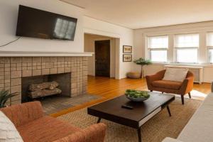 Hyde Park Comfort with Office Near Everything Apartments, Cincinnati