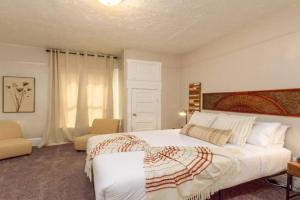 Renovated 2 bed 2 bath Near Arena and Downtown Apartments, Spokane
