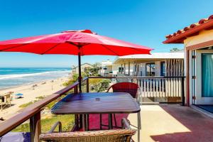 3009 Ocean St Main Beautiful Oceanfront Condo w/Private Balcony, Free WiFi Apartments, Carlsbad