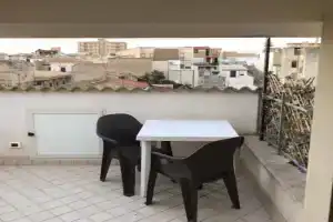 Mansarda Mentana due Apartments, Vittoria