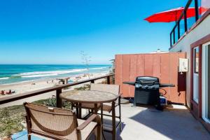 3009 Ocean St Unit C & D Amazingly Convenient Oceanfront Condo Close to Everything with WiFi Apartments, Carlsbad