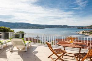 Seaview apartments, Vinisce