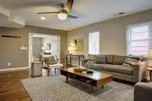 Bright 2BR near downtown Apartments, Cincinnati