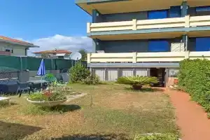 casa sul mare, Marina di Carrara