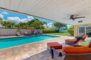 Ariana's Paradise Guest house, St Pete Beach