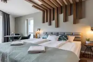 Amadé Apartmanok 1, Gyor