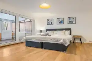 Comfortable 4-BDR House, Sleeps 7, WIFI, Secure Parking, Cambridge