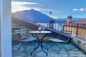 CHIAVE DI VOLTA Lovely Guesthouse with Terrace, Varenna