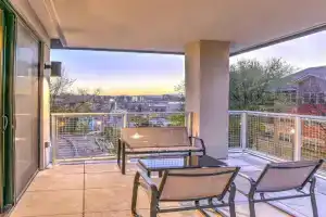 145 Biltmore Ave Condo 541B0A Guest house, Asheville