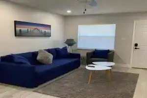 Charming 2-Bedrooms Central Apartment With Private Backyard, Clearwater