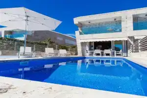Villa Olea, Donje Petrcane