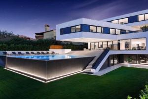 Villa Lucy, Bagnole