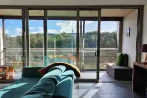 GREEN ROSE Quiet Spacious Lakeside Carpark Exceptional 70m2 Apartments, Canberra