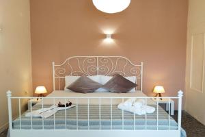 Vicky's central apartment, Korinthos