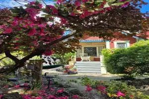 Garden suite on Trinity St Apartments, North Vancouver