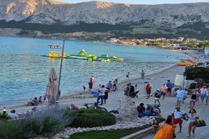 App KURA ON THE BEACH Apartments, Baska