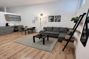 Apartment Central 10C 40qm Wi-Fi free Parking calm back house, Dortmund
