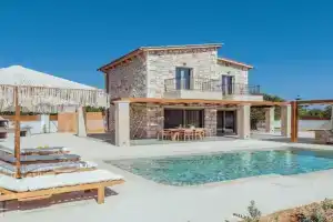 Bedrock beachside villa with private pool, Vasilikos
