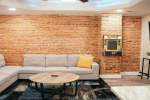 Sleek and Cozy Micro Fells Point Residence! Apartments, Baltimore