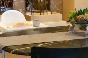 Downtown Oasis - Spacious Modern 3-BR Flat near Beachpark Apartments, Antalya