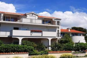 Apartments and rooms by the sea Brodarica, Sibenik - 21536, Zablace