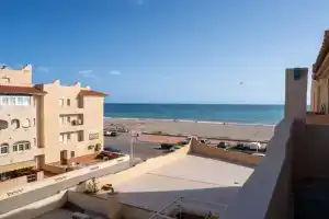 TrendyHomes - Vistas al mar, playa a 1 min, golf Apartments, Retamar