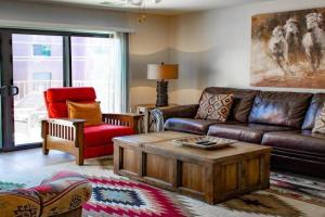 Cowboys & Angels - Classic style w/great location Apartments, Sedona