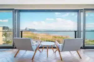 Homie Suites - Newly Built Seaside Apartments on Shore, Istanbul