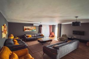 Don_house, Pristina