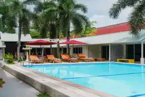 Maiiam Bungalows Beach Hotel, Kata