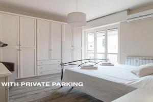 Lovely suite with private parking in Apartments, Como