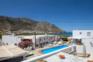 Mosha Pension, Kamarai