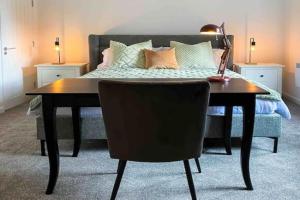 Modern flat near train station with free parking Apartments, Cambridge