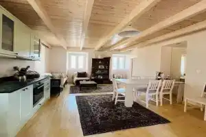 Traditional Detached Corfu House, 50m to village square, Liapades