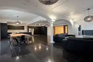 City Retreat for 8 with Spacious Rooms, Hobart