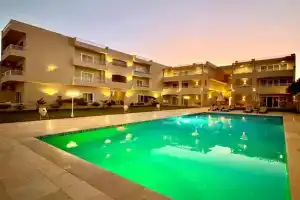 Royal Nile Villas - Luxury Nile View Apartment 2, Luxor