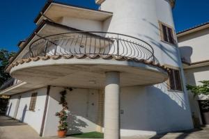 B&B LE LUCI CAMERA IN ATTICO GRAN VISTA interno 4 rose bianche Guest house, Vasto