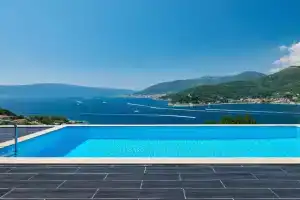 Villa Bojana, Lepetane