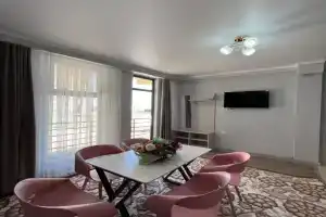 Razamlux Guest house, Basteri