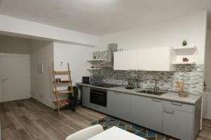 Appartamento Violet - Apartments, Parma