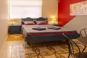 Quiet double ensuite room, St Julians