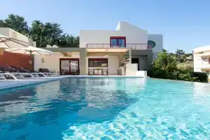 Cicada Villa, Koskinou