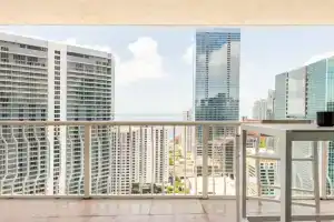 Brickell Center w/City & Bay View + FREE Parking! Apartments, Miami
