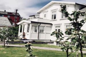 Bo i historisk bygning, kort vei til sentrum Apartments, Trondheim