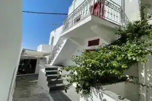 B Collection Apartments, Skiros