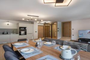 Bel appartement à dans résidence avec piscine - FR-1-569-105 Apartments, Megeve
