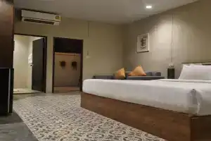 New Breakers Hotel, Rawai