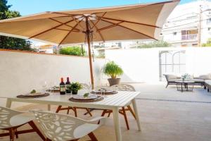Camelot Apartment by Hello Homes, Sitges